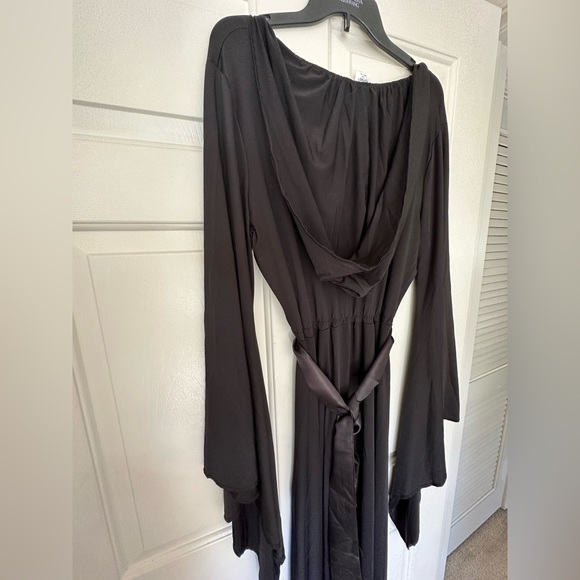 Spirit Halloween Black Hooded Witch Dress Costume Size L/XL - Picture 6 of 10